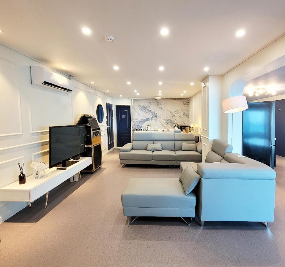 J Pent House * Busan