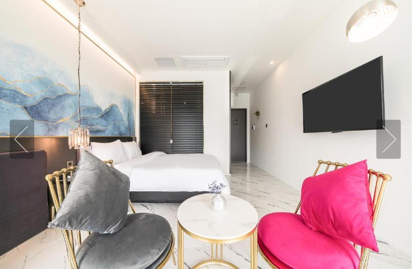 De Homme Hotel 2*
