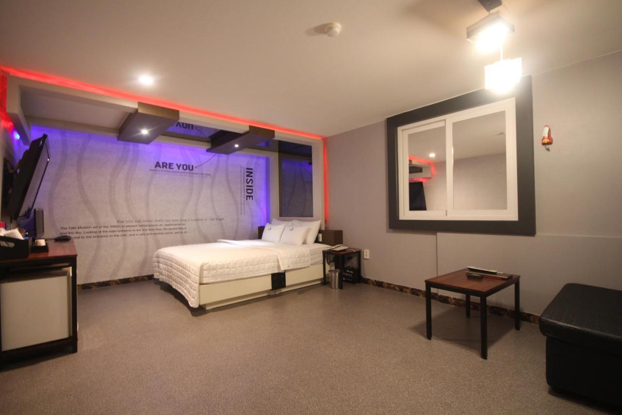 Motel V *
