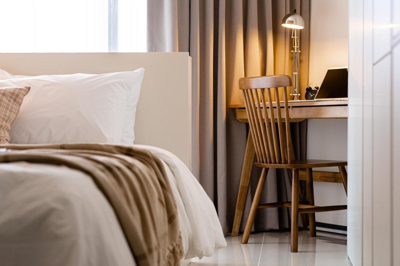 Urbanstay Cityhall Apartment