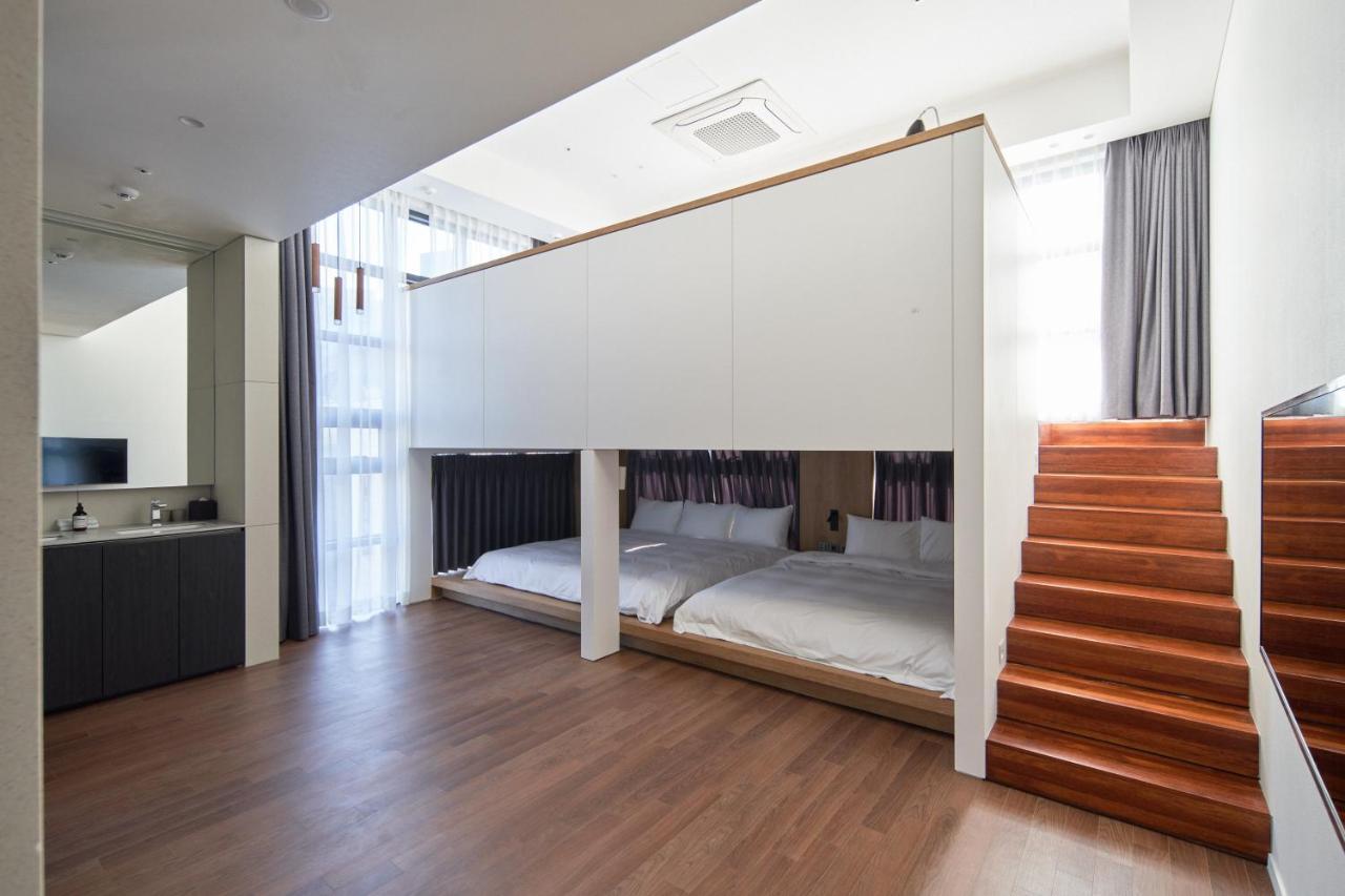 Space And Mood Hotel *
