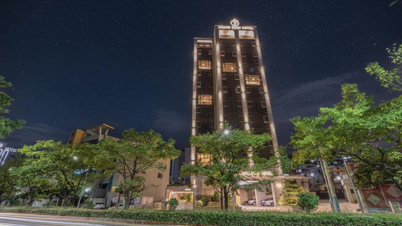 Hotel Yeongdo Grandbern