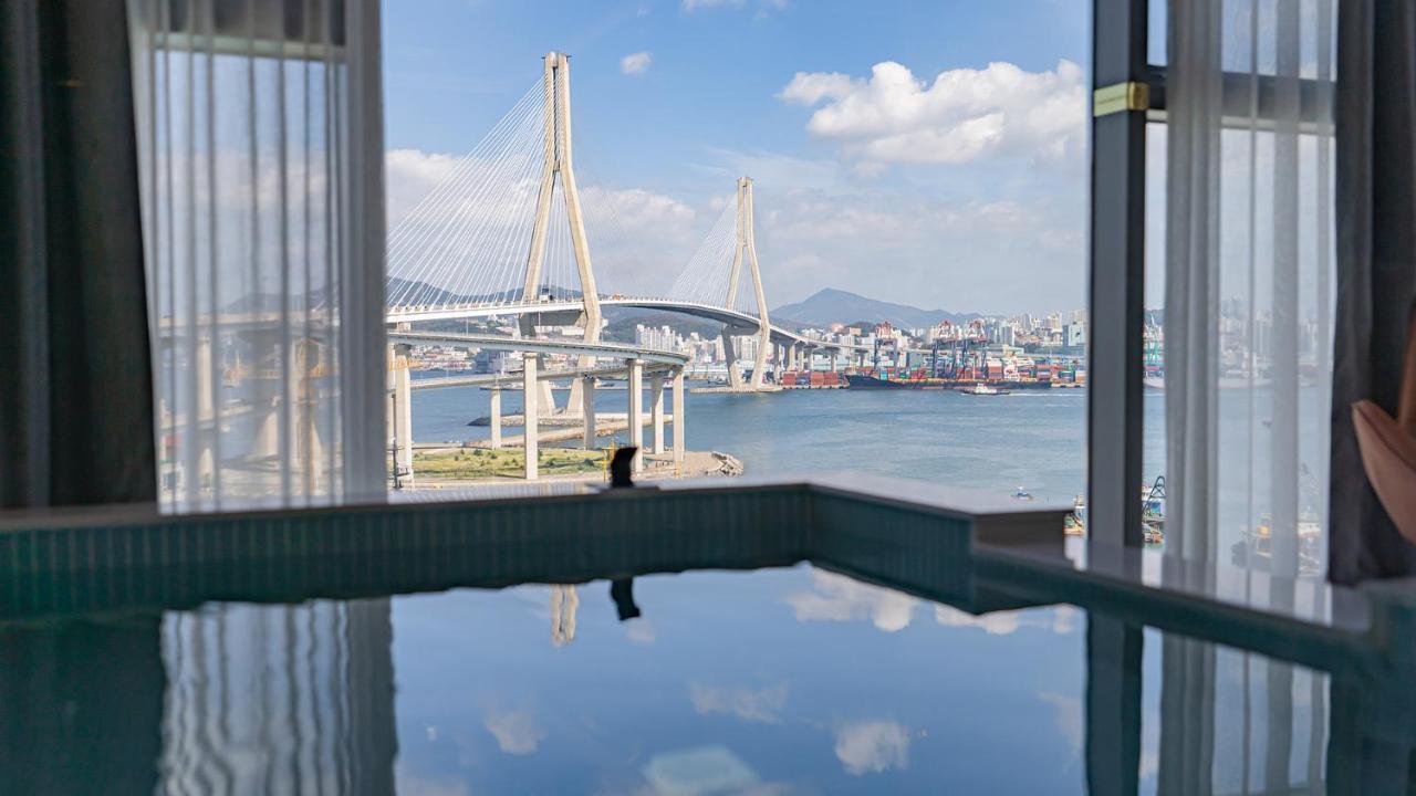 Yeongdo Grandbern Hotel