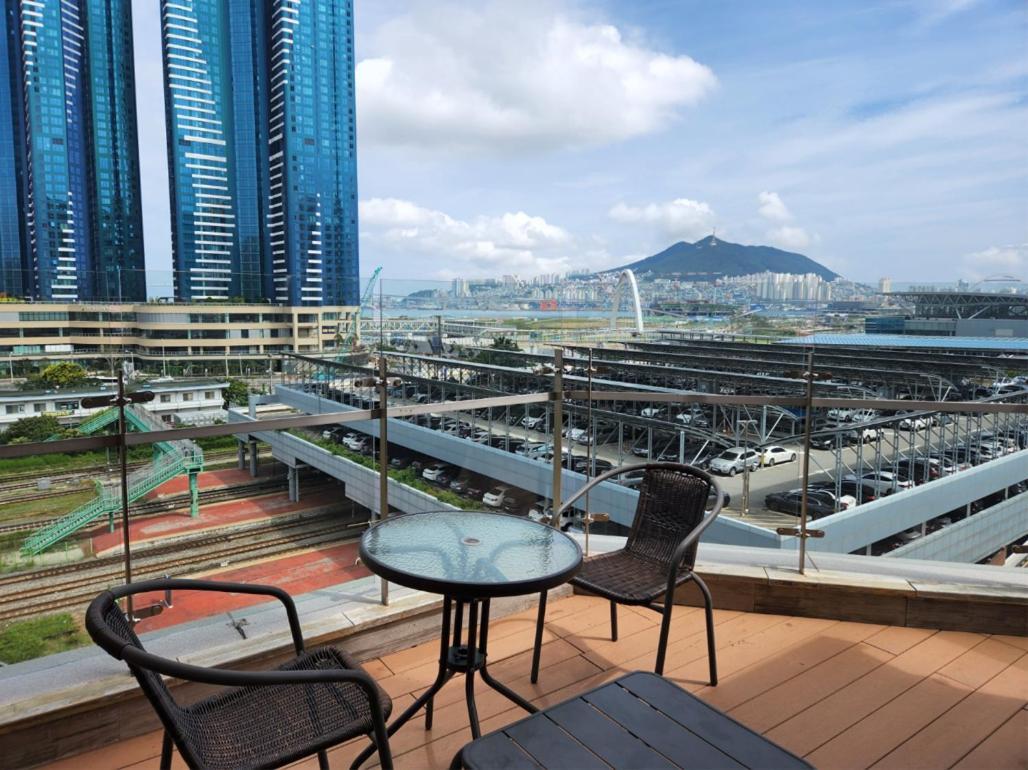 Hound Station 3* Busan
