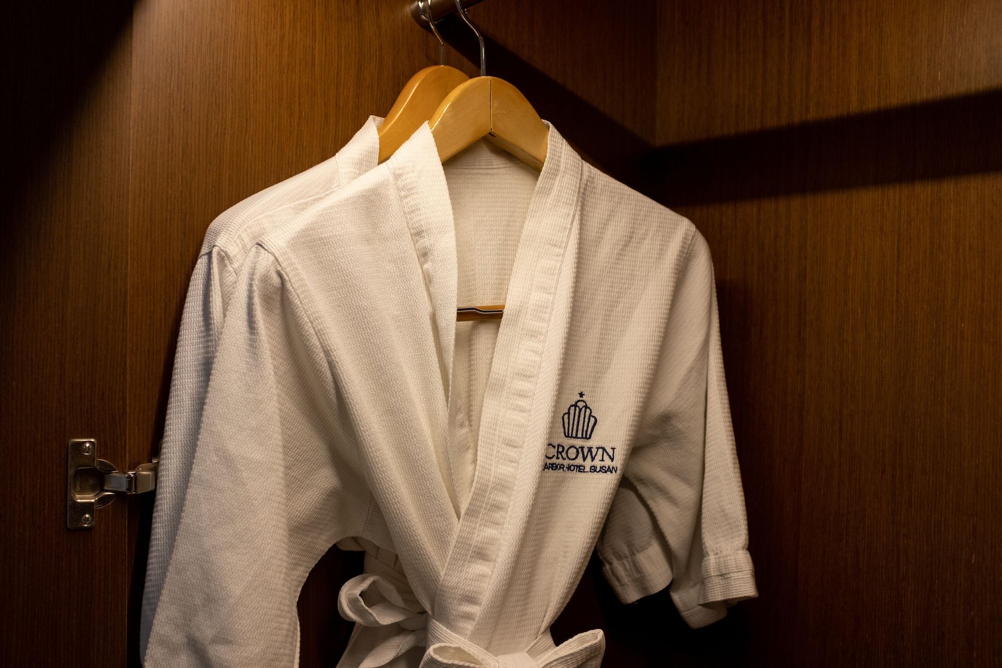 Hotel Crown Harbor 4*
