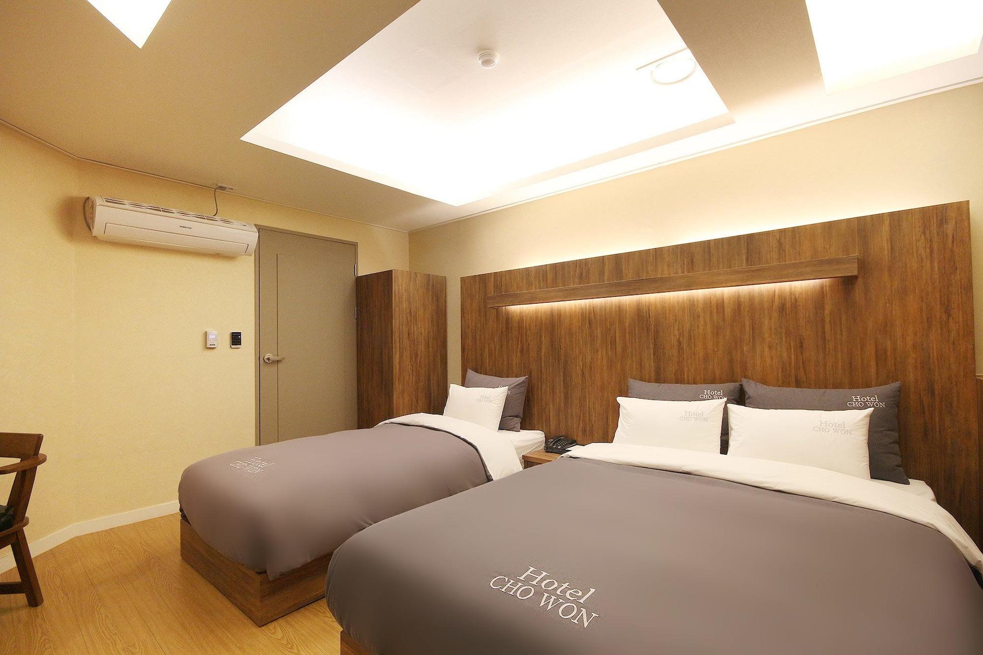 Chowon Hotel 2*