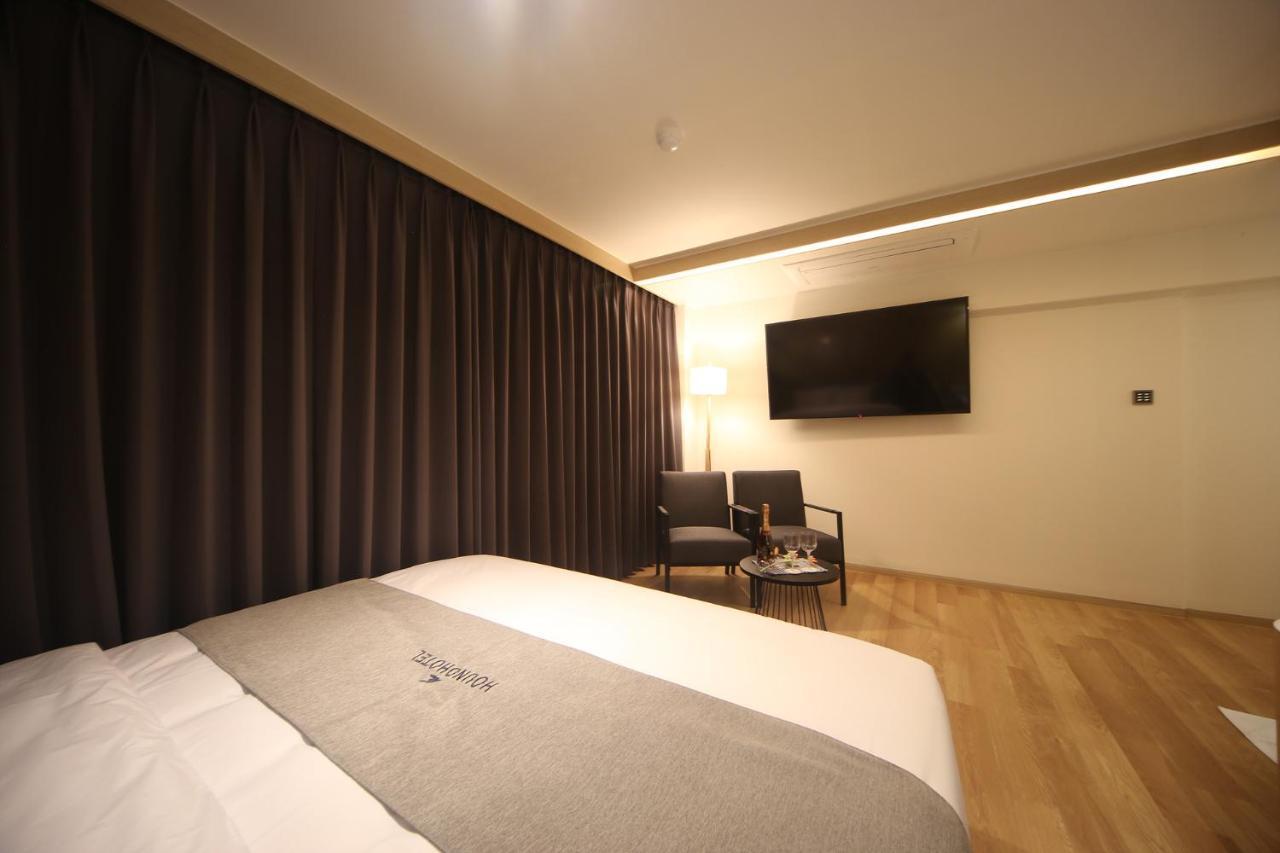 Dongnae Hound Hotel Sajik Minam Station * Busan