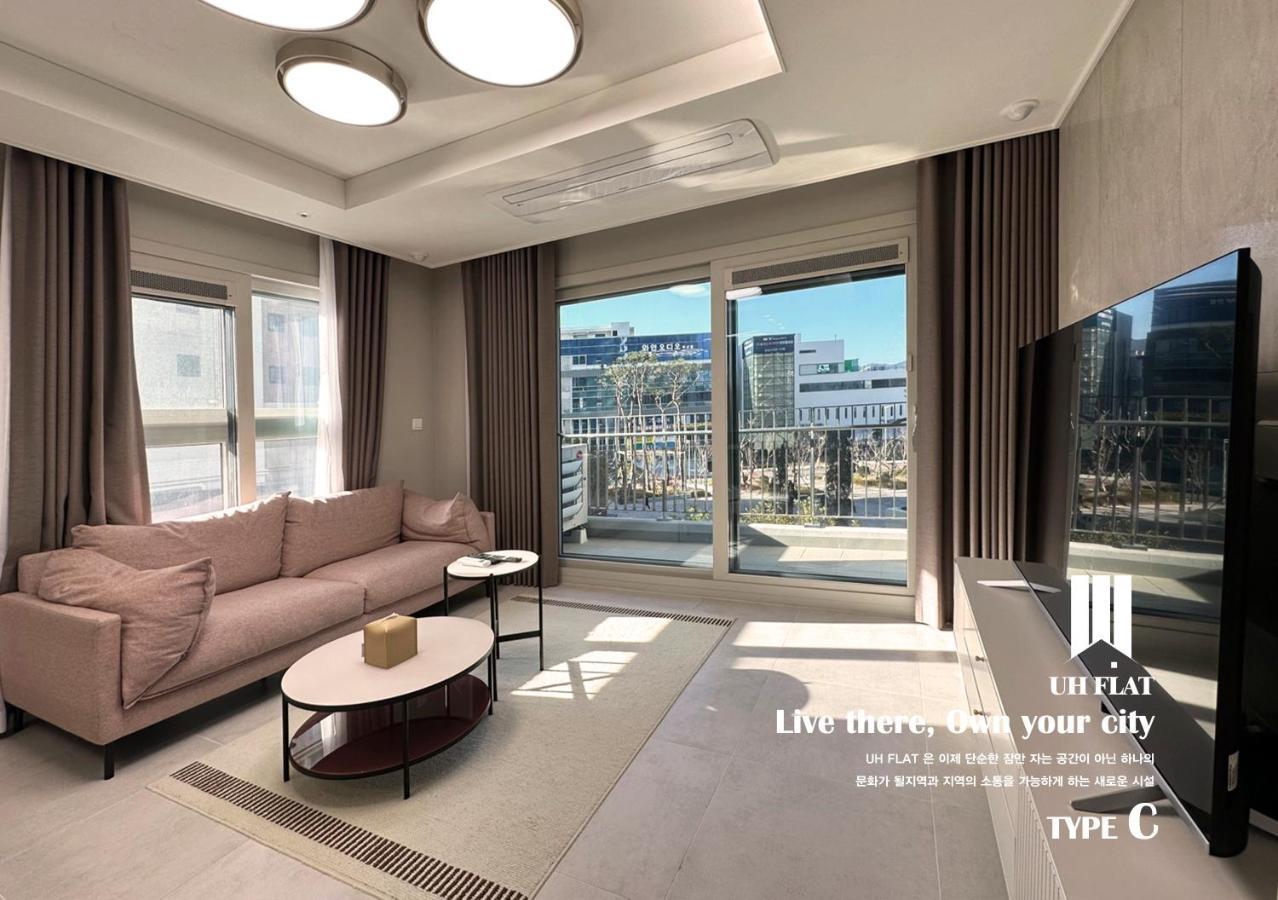 Y Collection By Uh Flat Osiria Busan