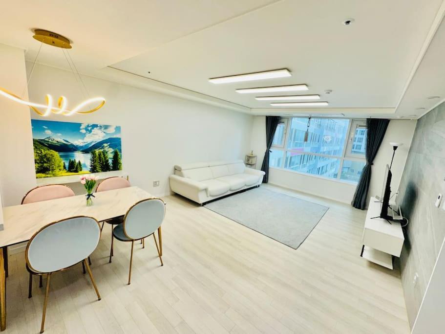 Jy House 1 *