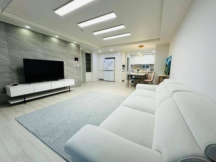 Apartment Jy House 1 *