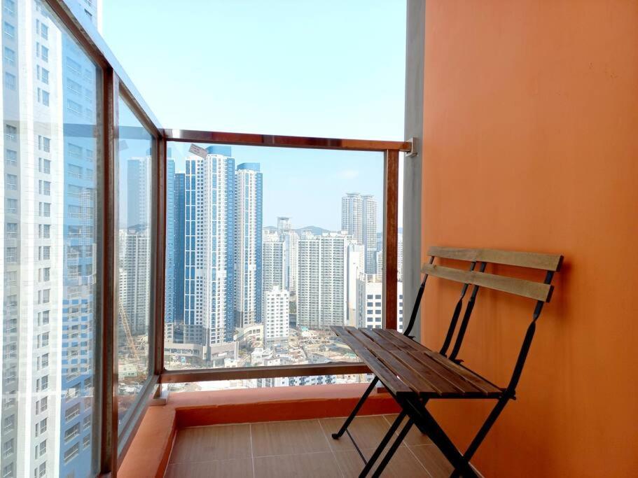 Mansion216, Haeundae Beach'S New Residence Is 2 Minutes Away From Haeundae Station And Offers Luggage Storage Service And Early Check-In, 31St Floor City View * Busan