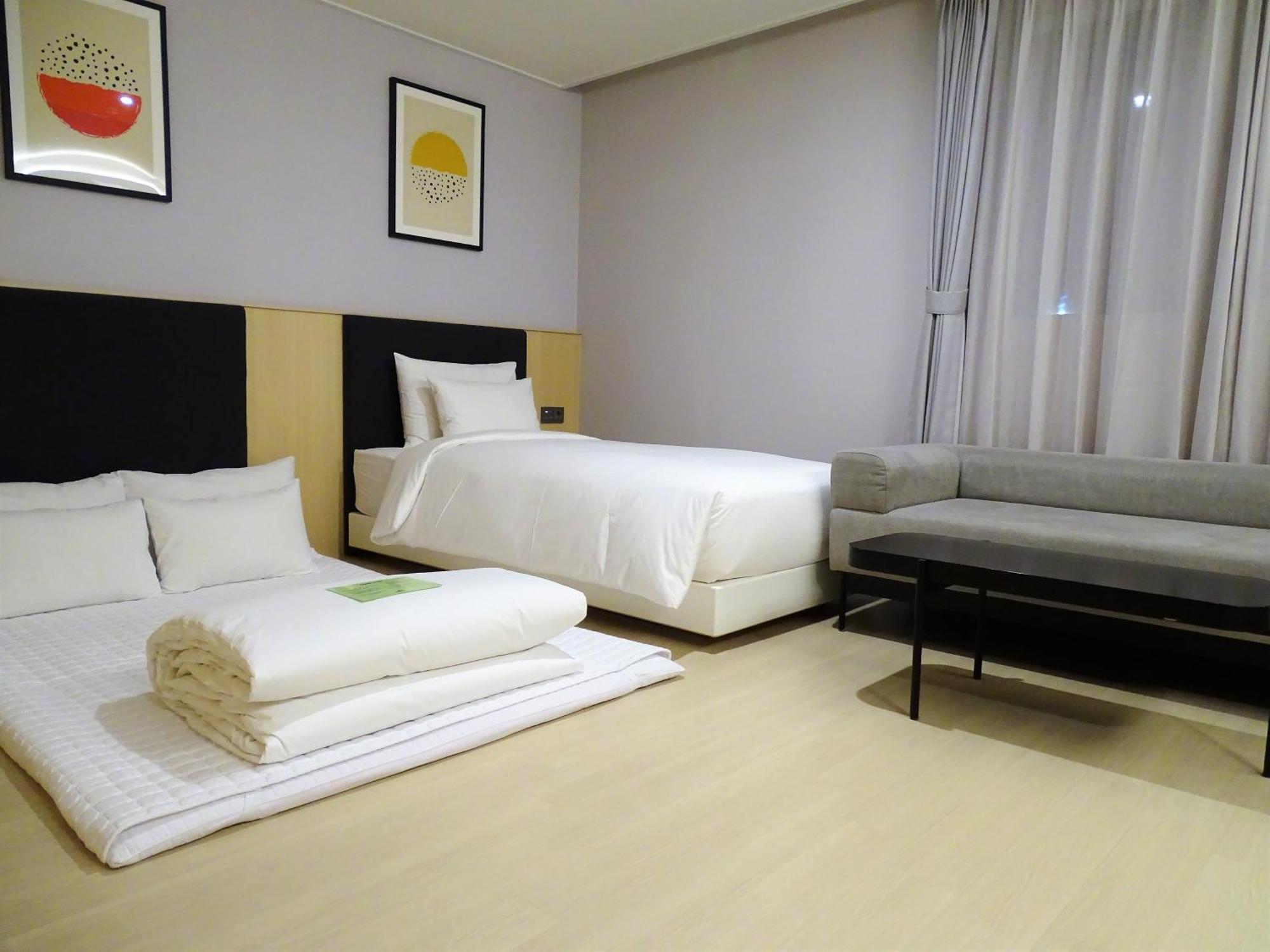 Hound Station Hotel Busan