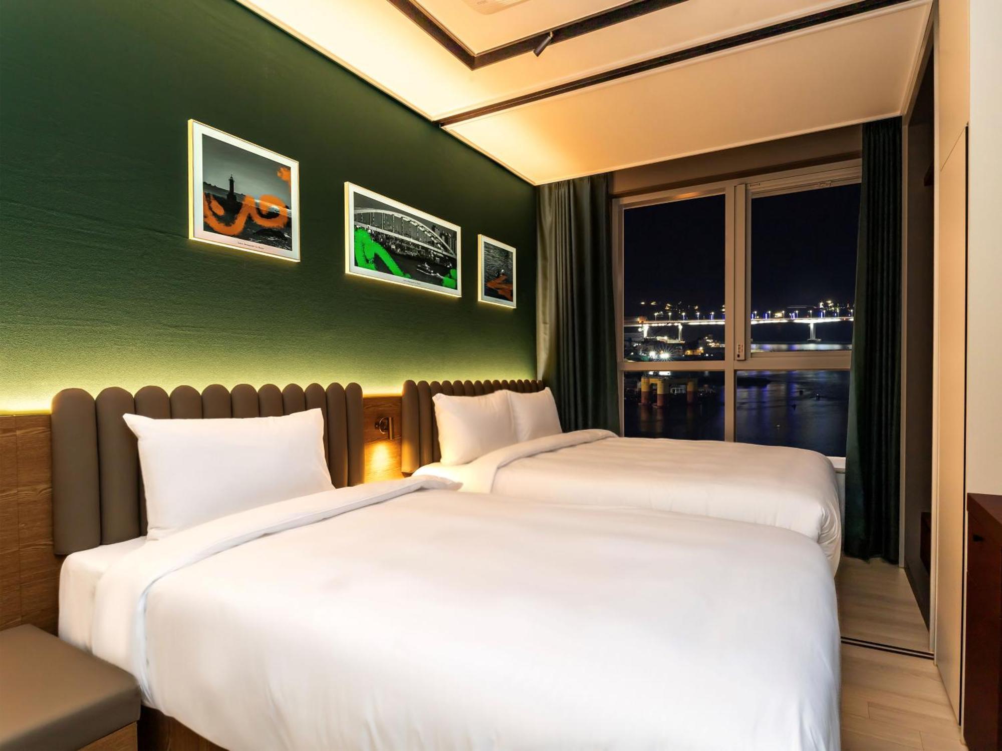 Hotel Nampo Cotice The Ground