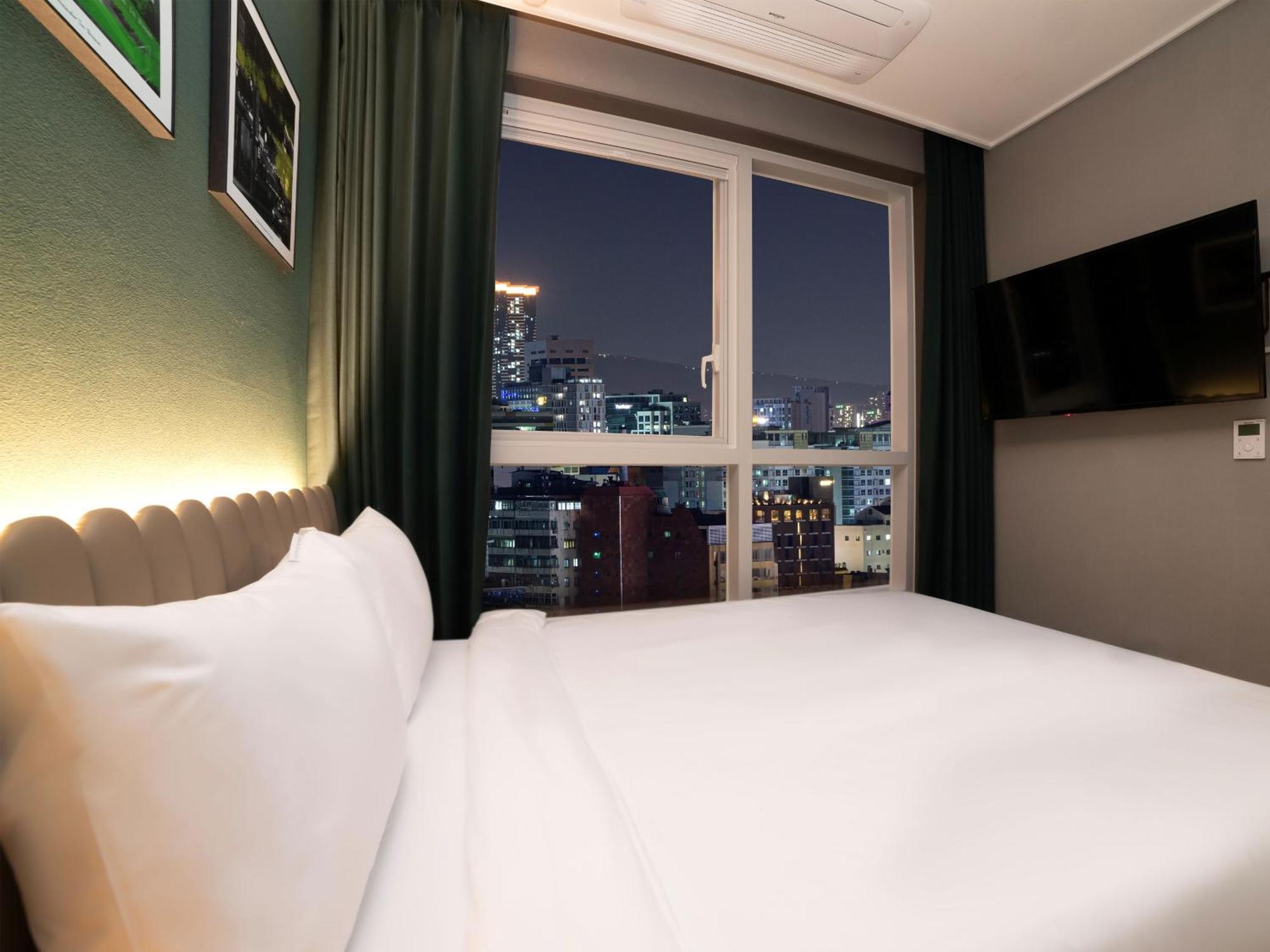 Hotel Nampo Cotice The Ground Busan