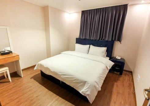 Hotel The Port 2*