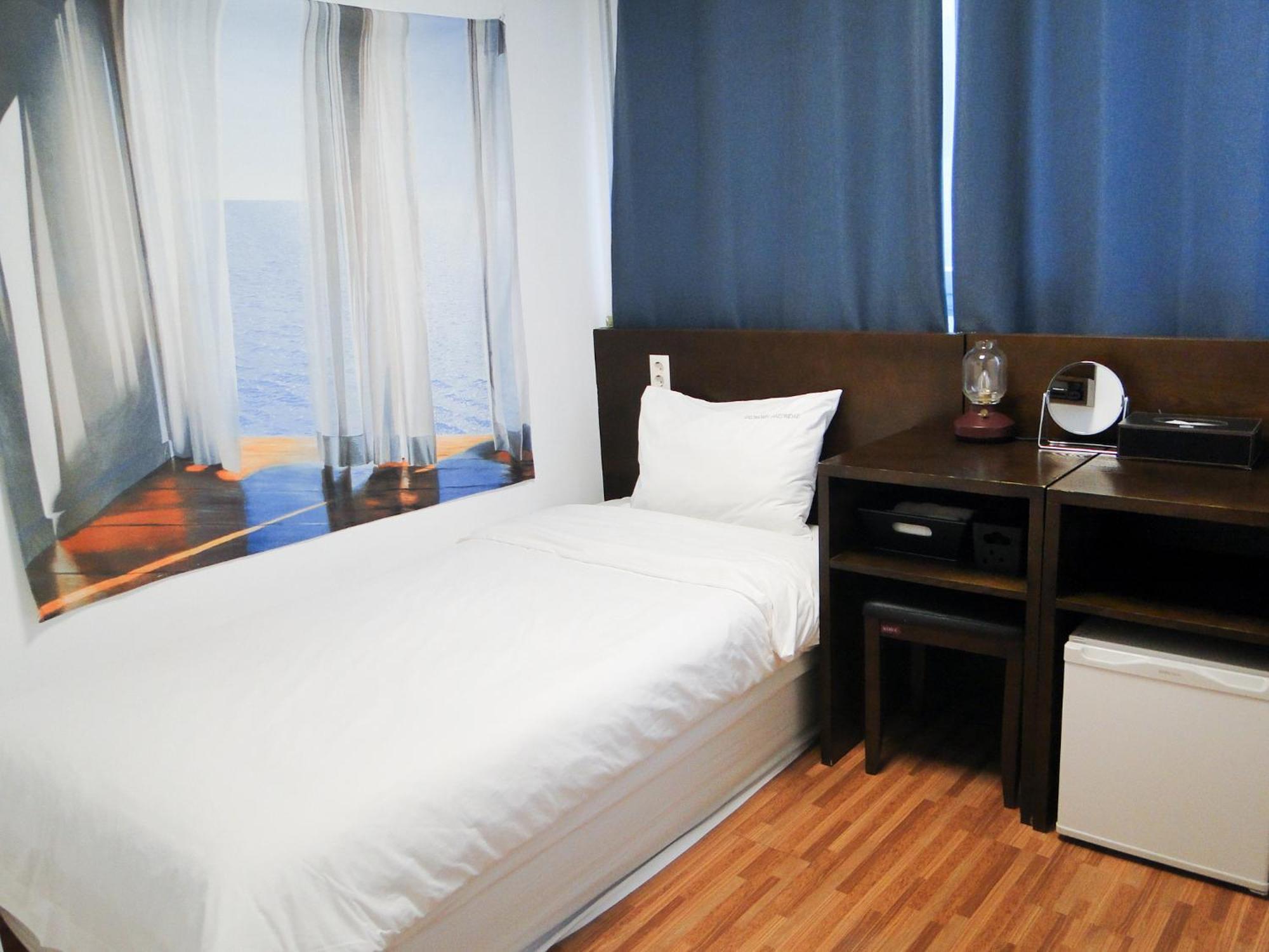 Ekonomy Haeundae Busan