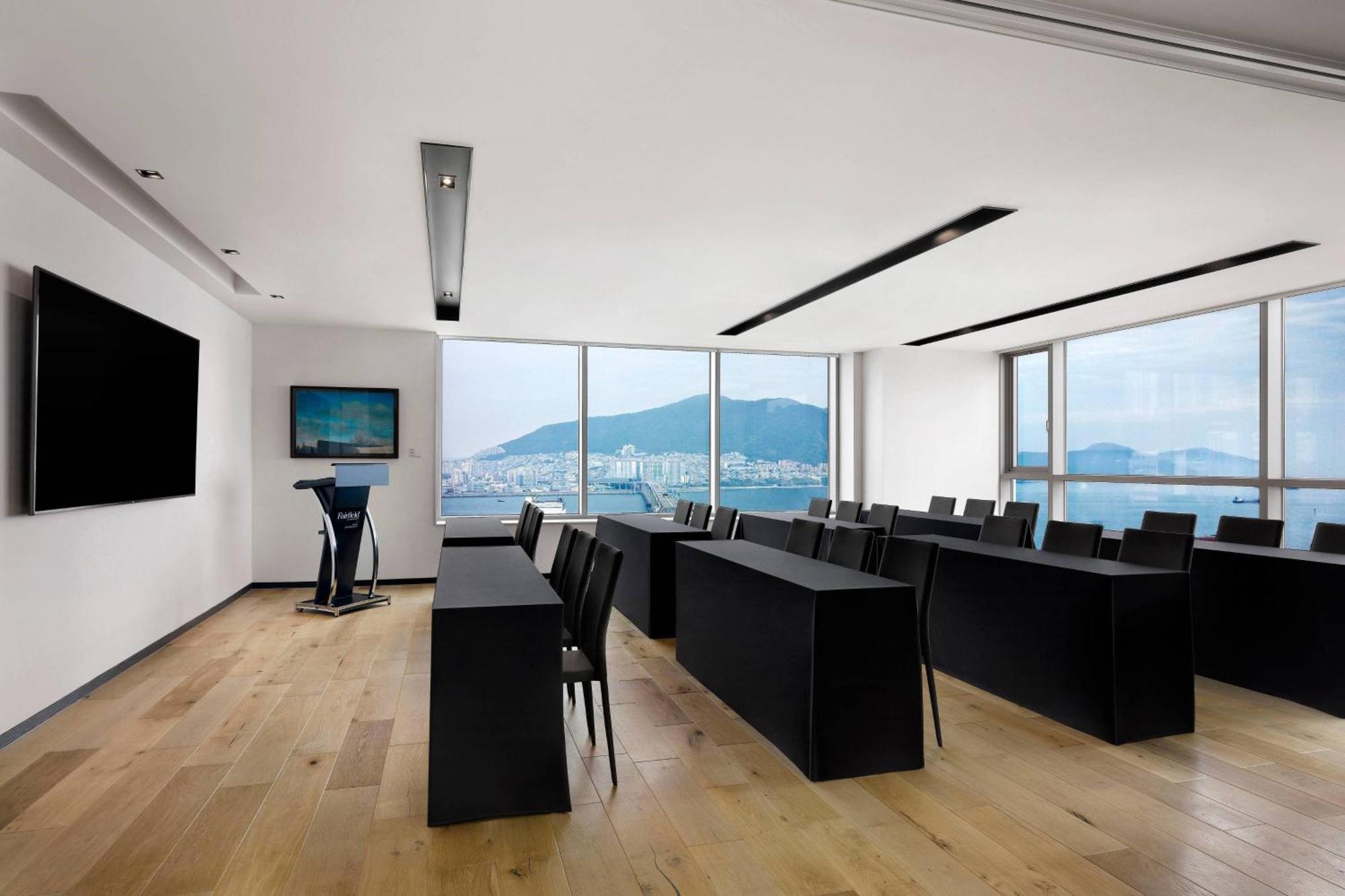 Hotel Fairfield By Marriott Songdo 3*