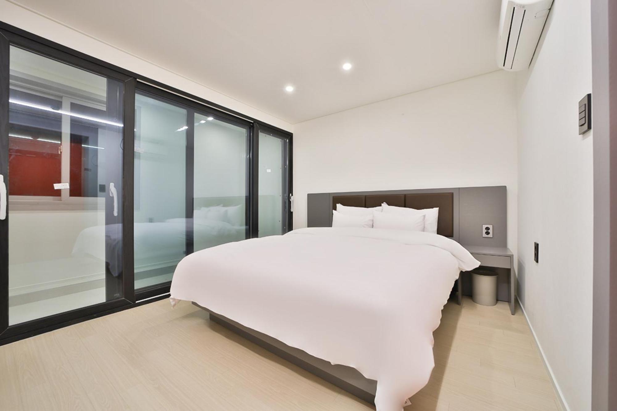 Hotel B Seomyeon *