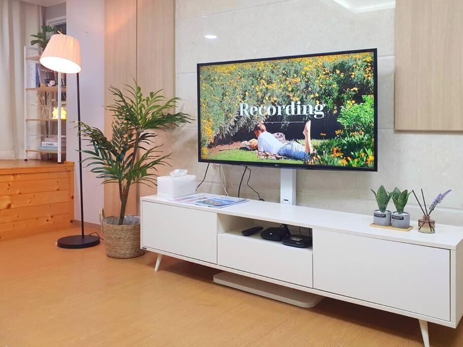 W In Gwanganri, Apartment