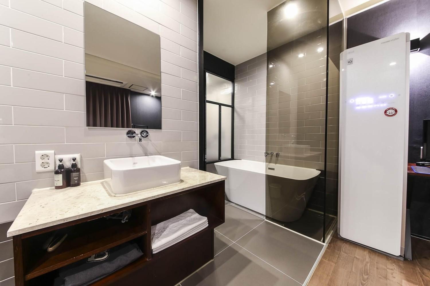 Brown Dot Yangjeong Busan