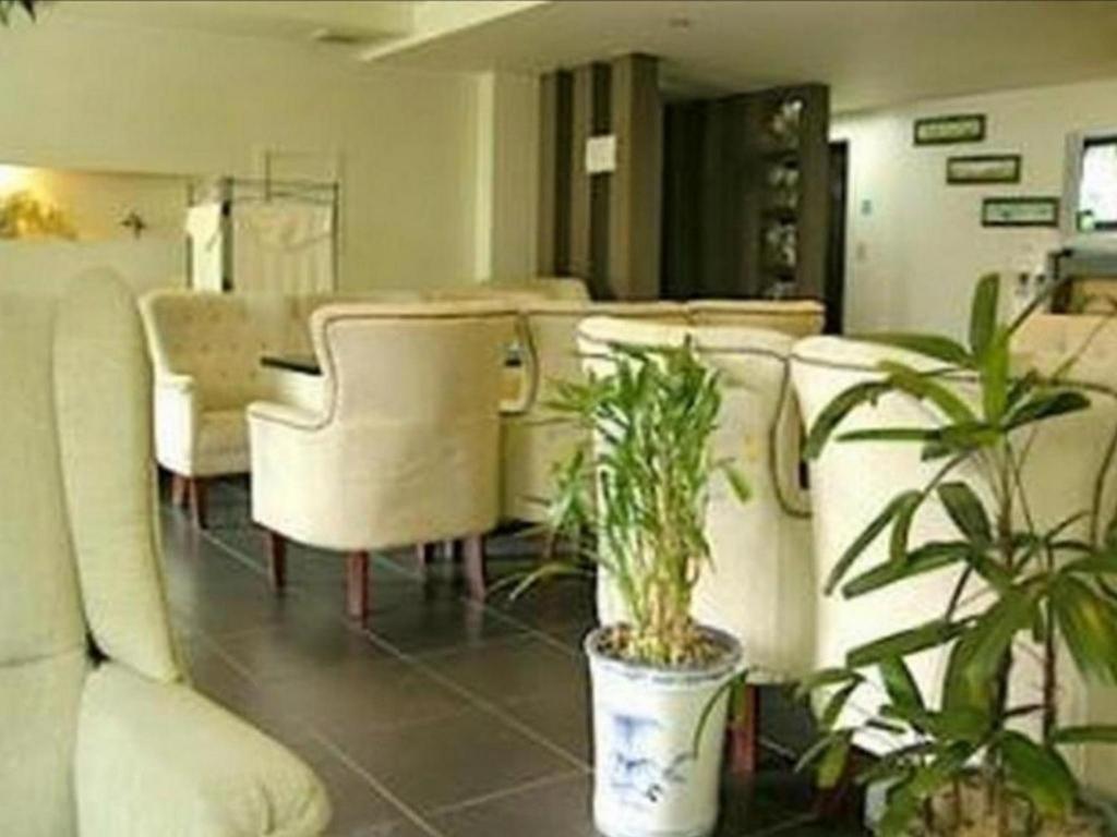 Mirabell Motel 2*