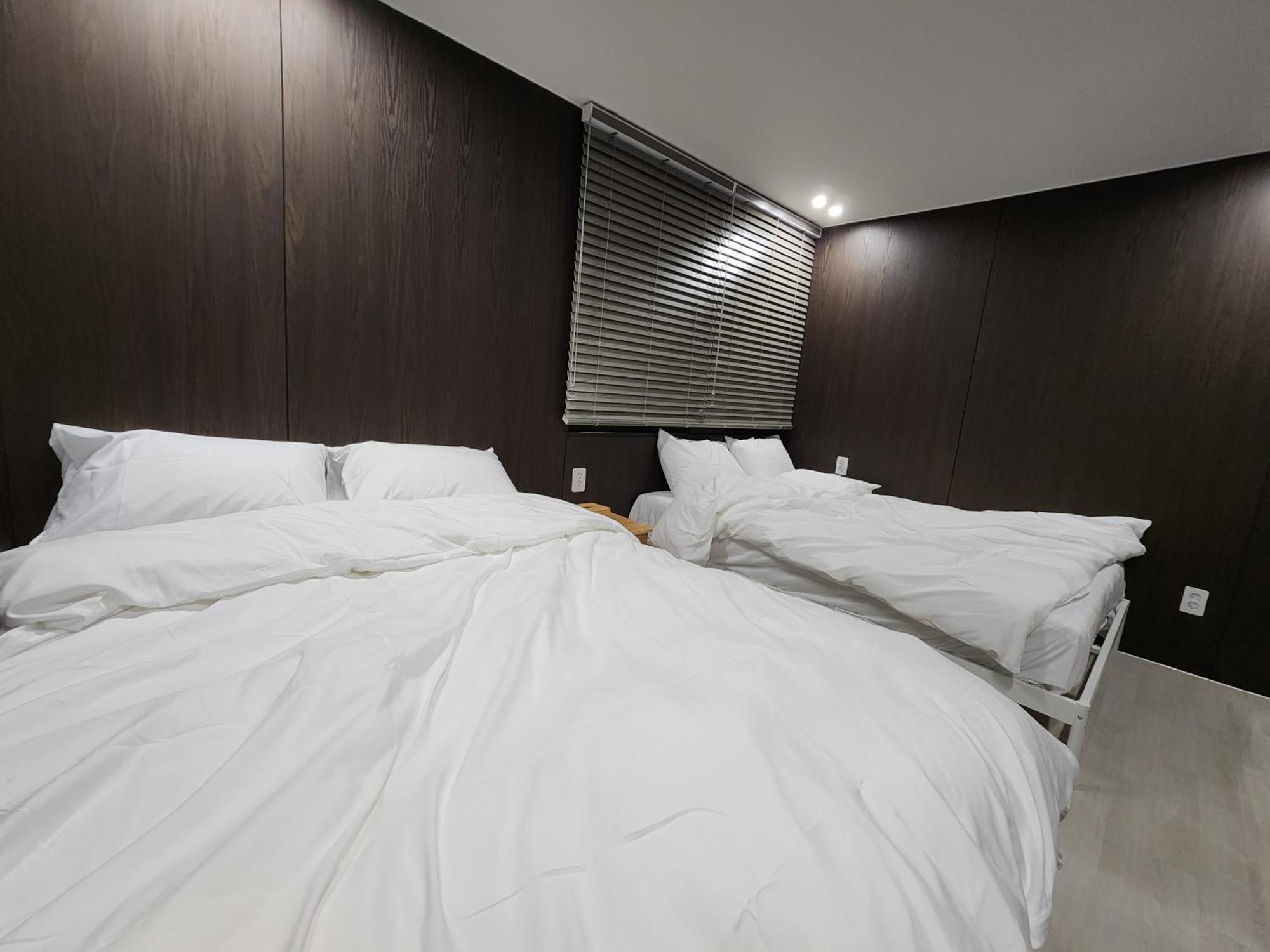For 13 Ppl - 5min Walk From Stn - Airport Free Pick-up 3 Day Apartment