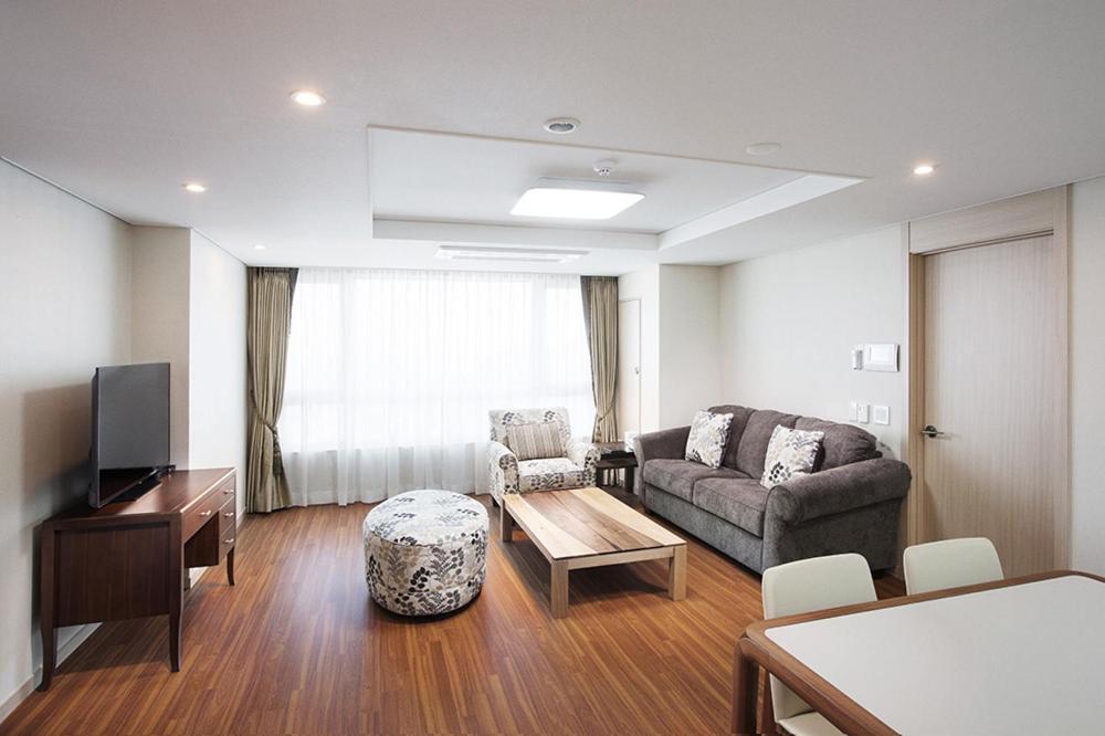 Hotel Crown Harbor Busan
