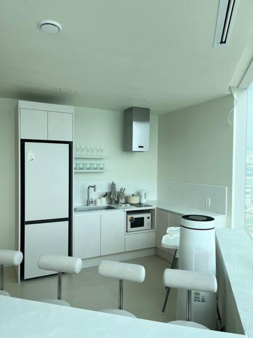 Roha Poolvilla #opensale Holiday home Busan