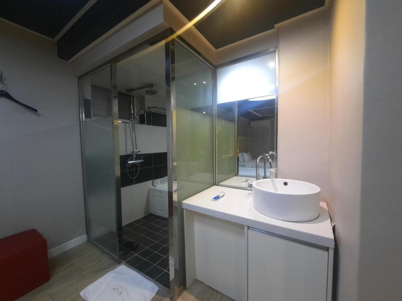 Motel Z Daeyeon Busan