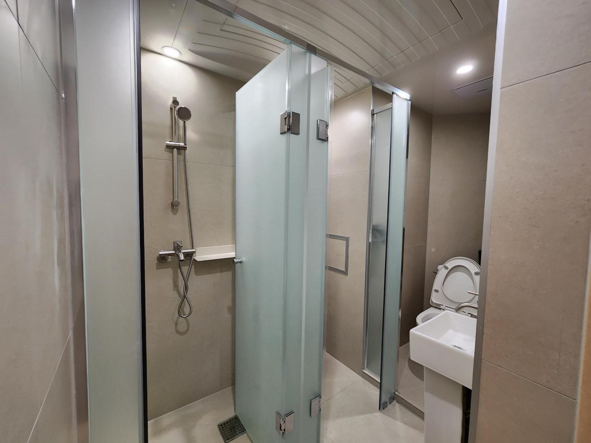 Apartment For 13 Ppl - 5min Walk From Stn - Airport Free Pick-up 3 Day