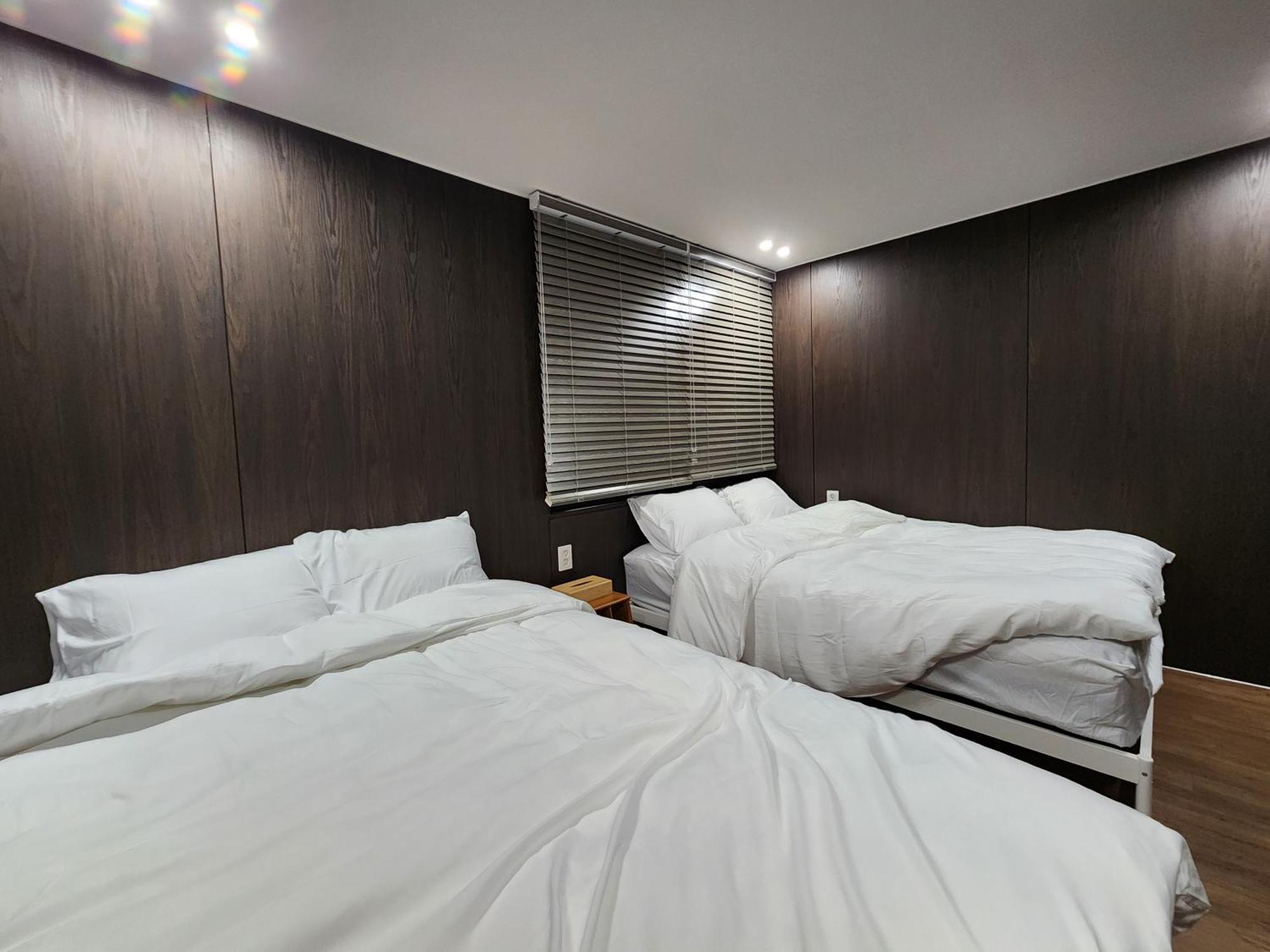 Apartment For 13 Ppl - 5min Walk From Stn - Airport Free Pick-up 3 Day Busan