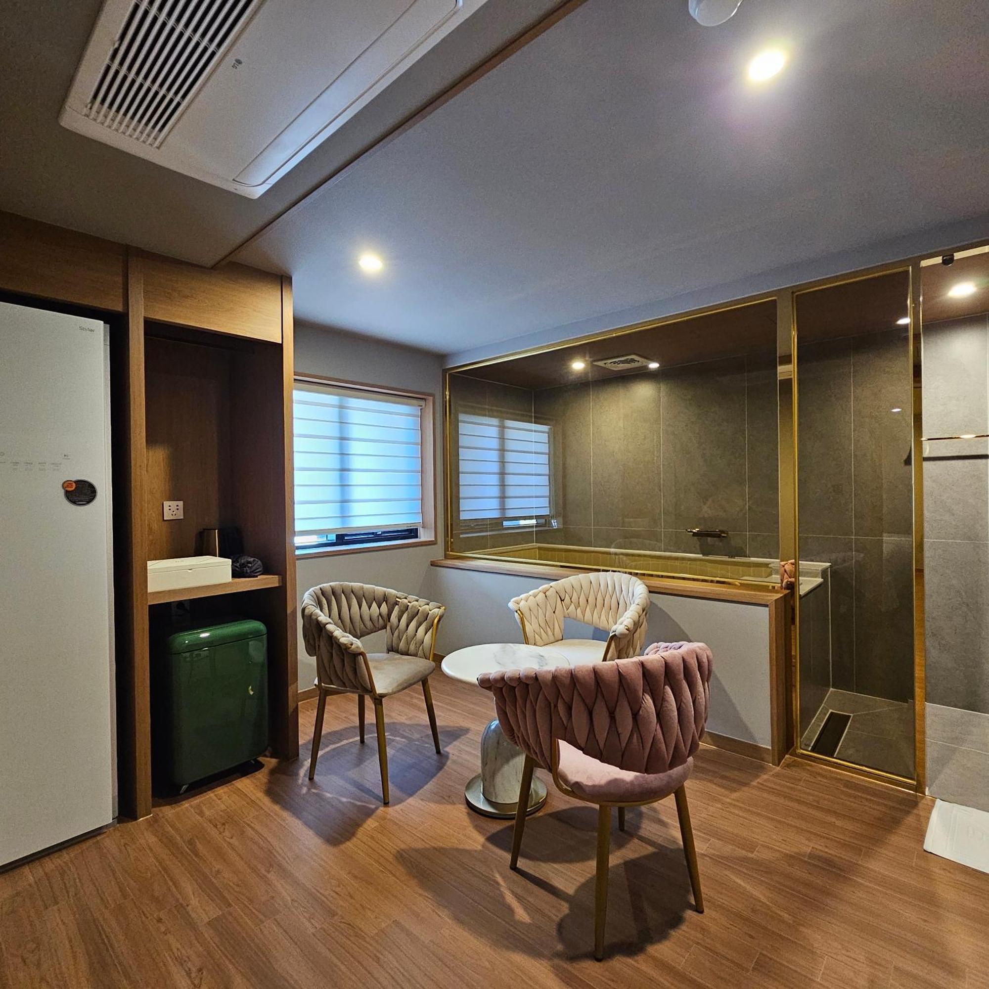 Denbasta Choeup Hotel