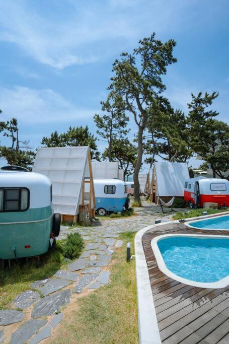 The Moving Caravan Campsite