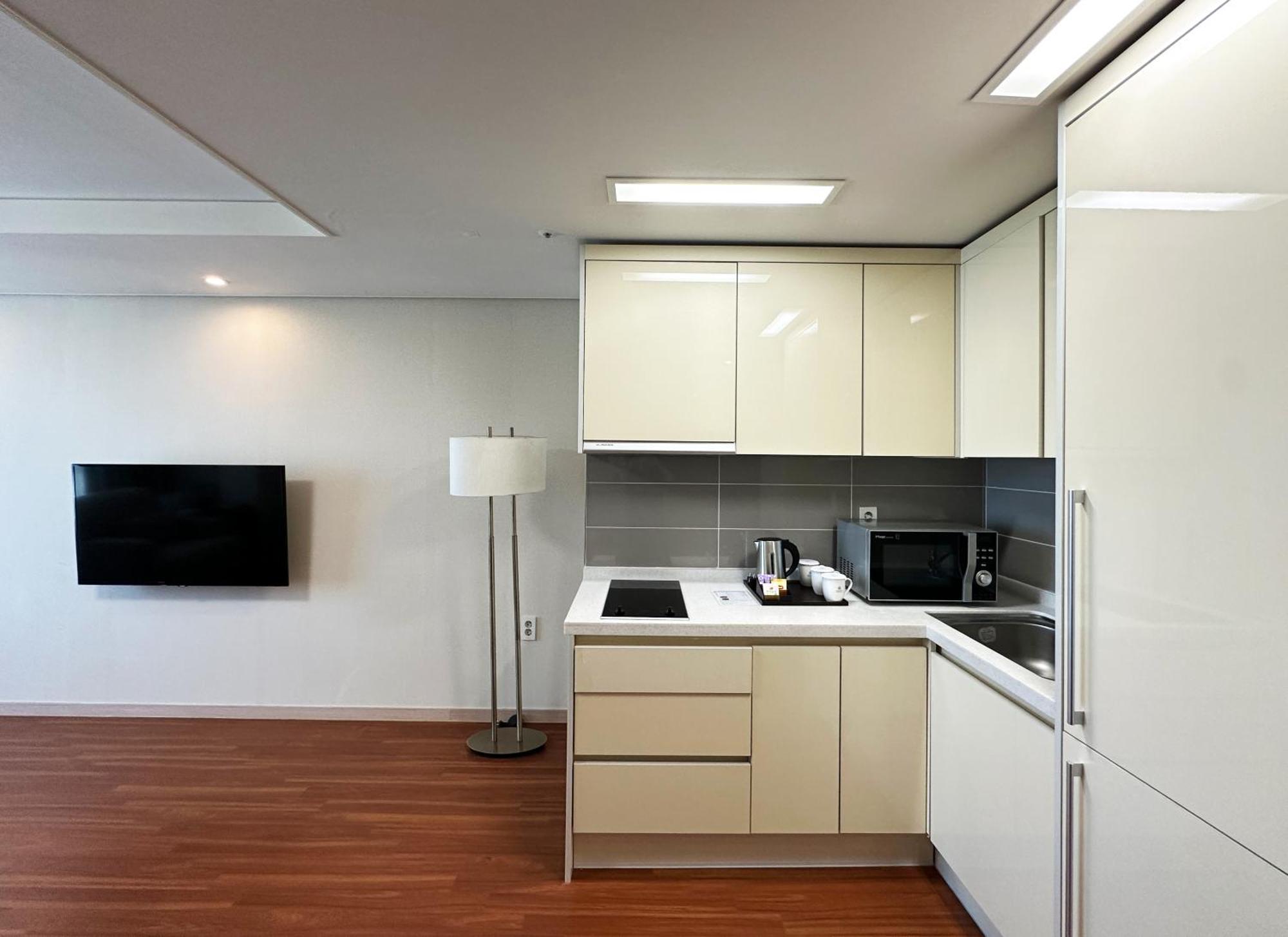 Crown Harbor 4*