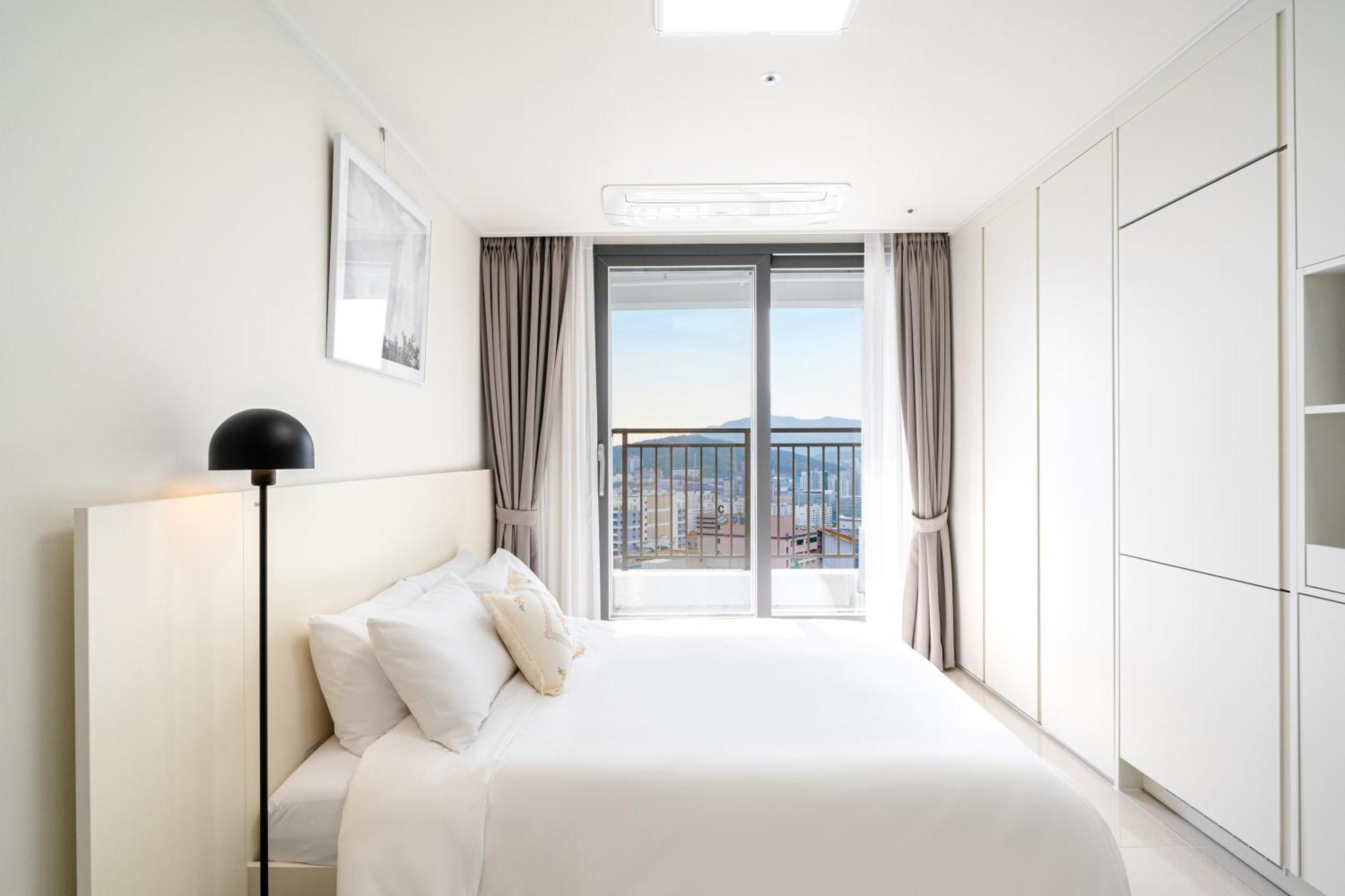 Urbanstay Cityhall Apartment *