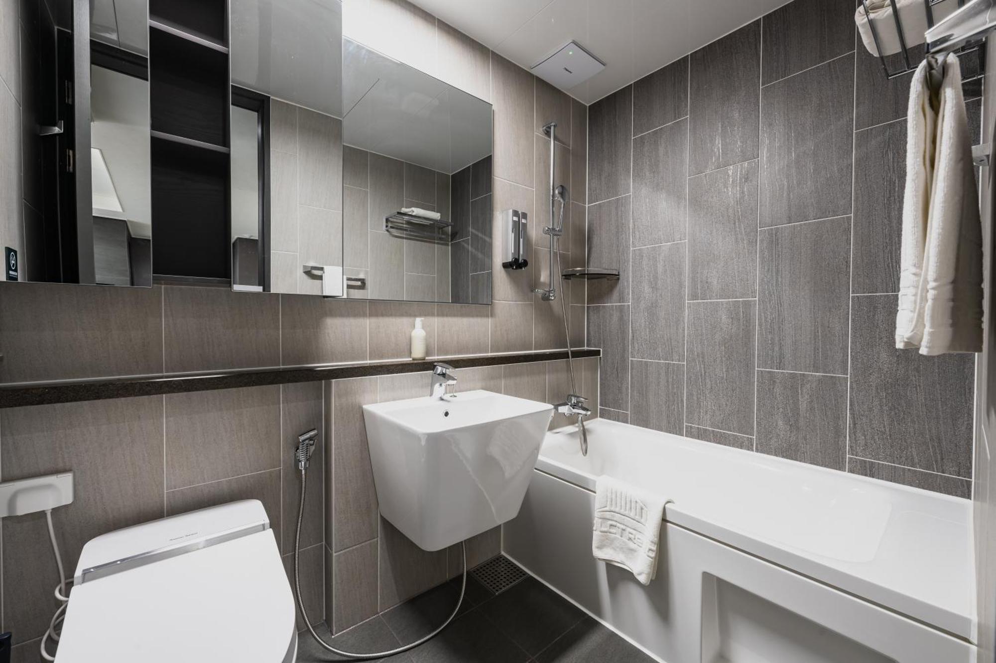 Khách sạn Grand Osiria Busan