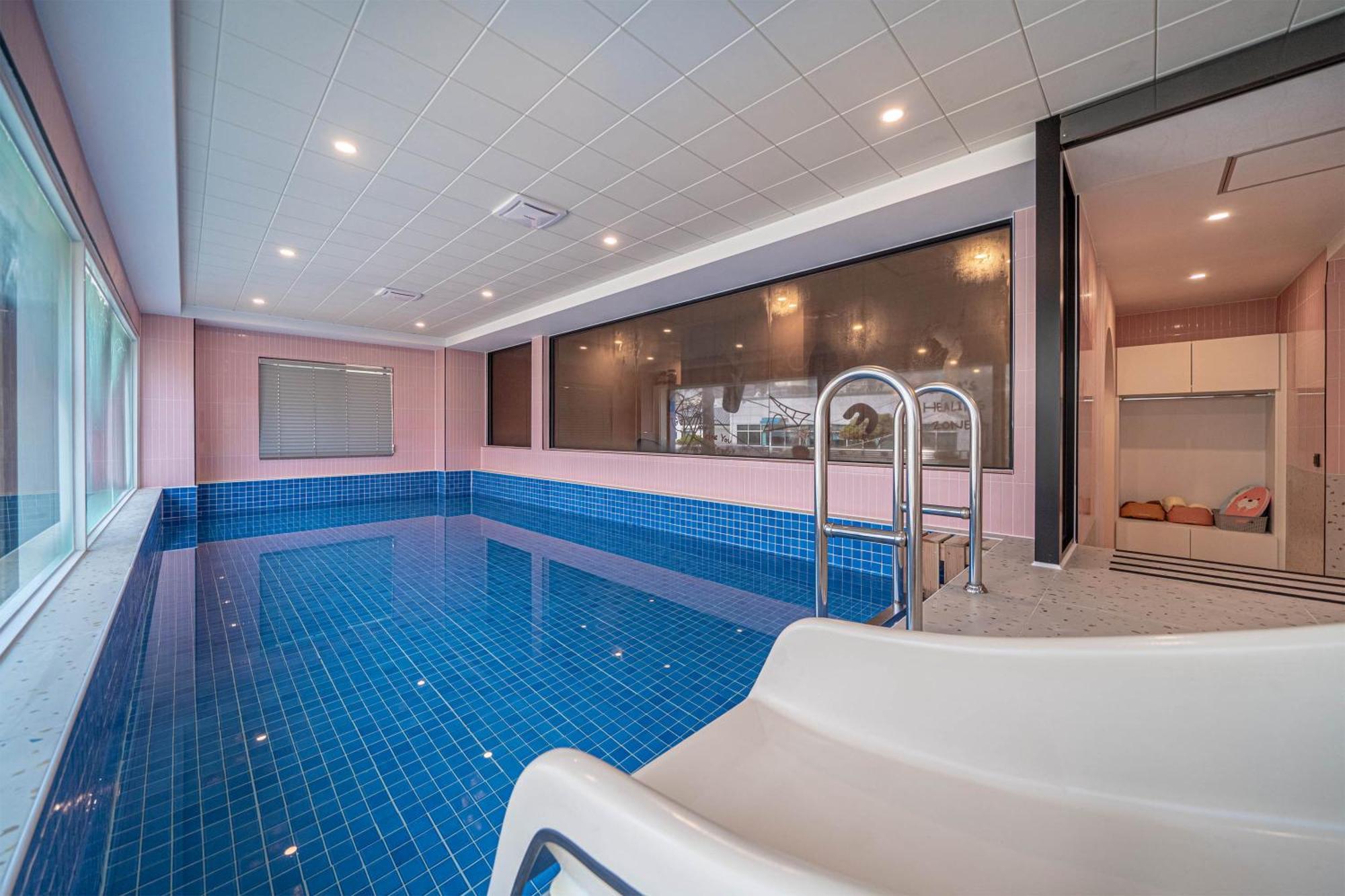 Doan Pool & Kids Hotel *
