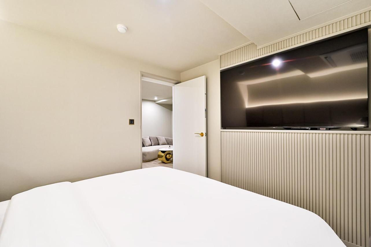 Hotel Denbasta Daeyeon Busan