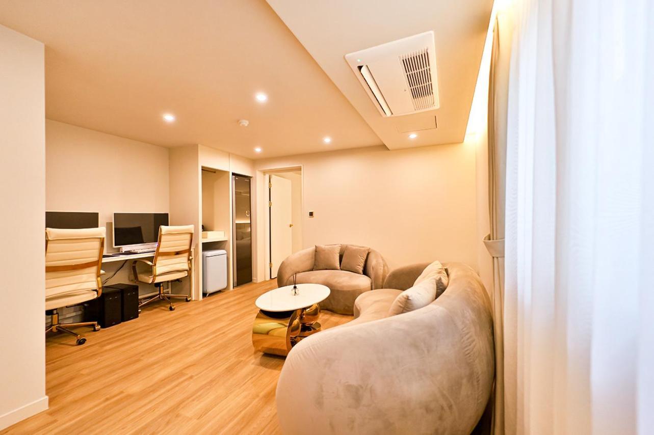 Denbasta Daeyeon Hotel 2*