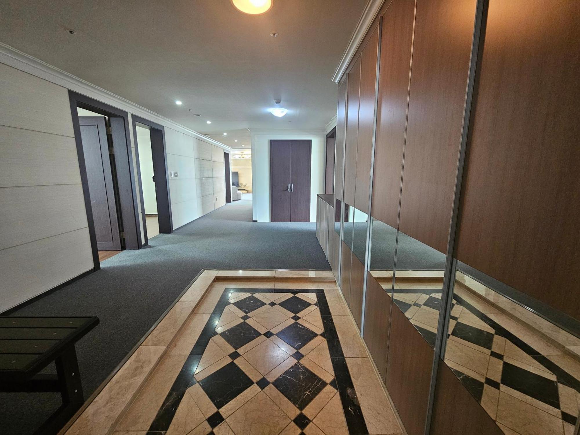 Apartment Party House In Happy