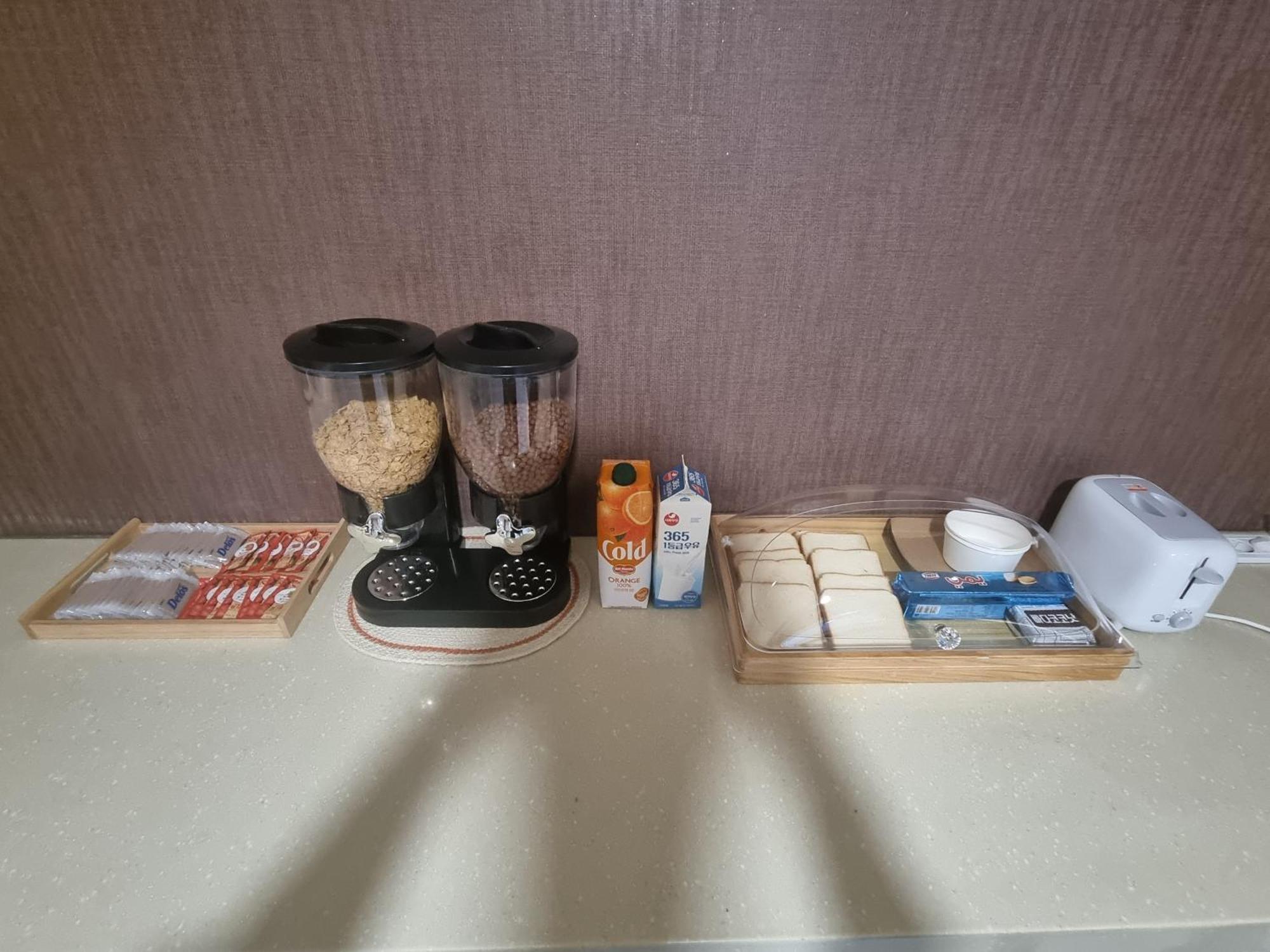 Hotel Cc *