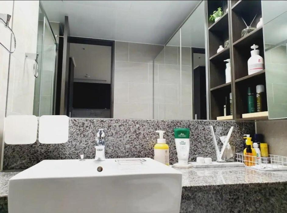 Gwangan - 1sec To Gwanganli Beach, Oceanview Apartment