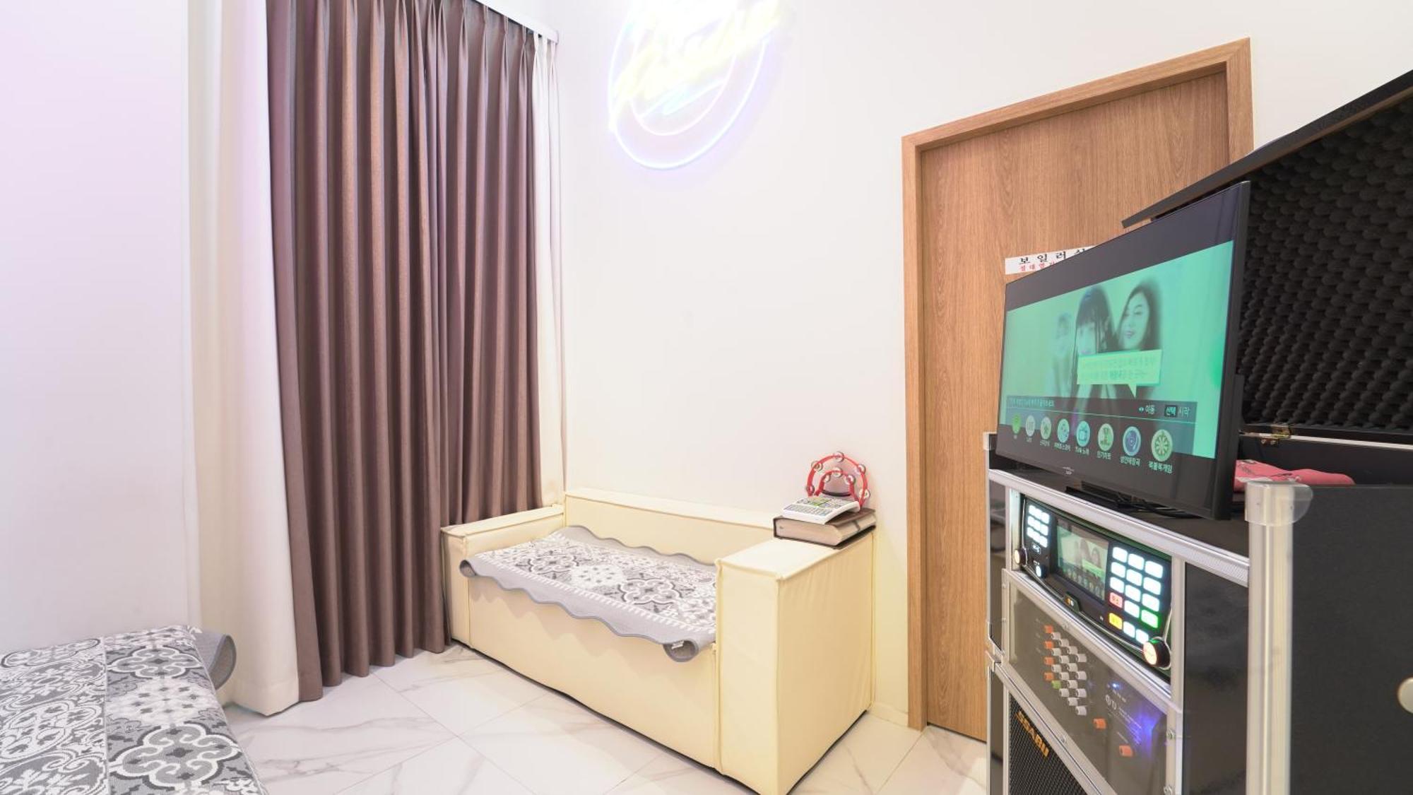 Almond Kids Poolvilla Nampo Hotel *