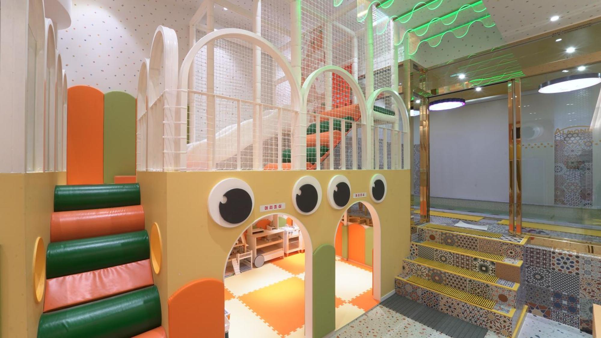 Almond Kids Poolvilla Nampo Hotel *