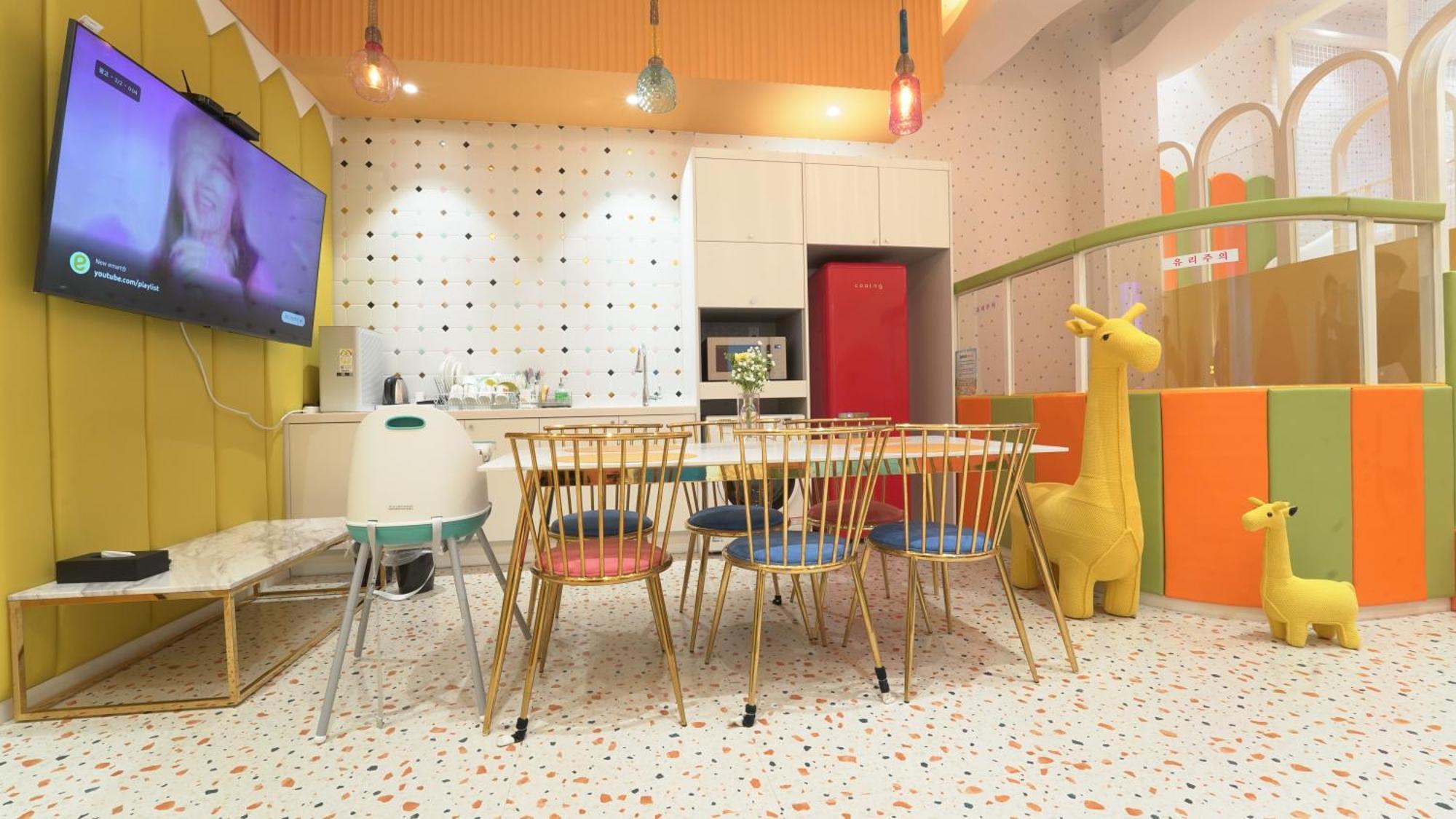 Almond Kids Poolvilla Nampo Hotel
