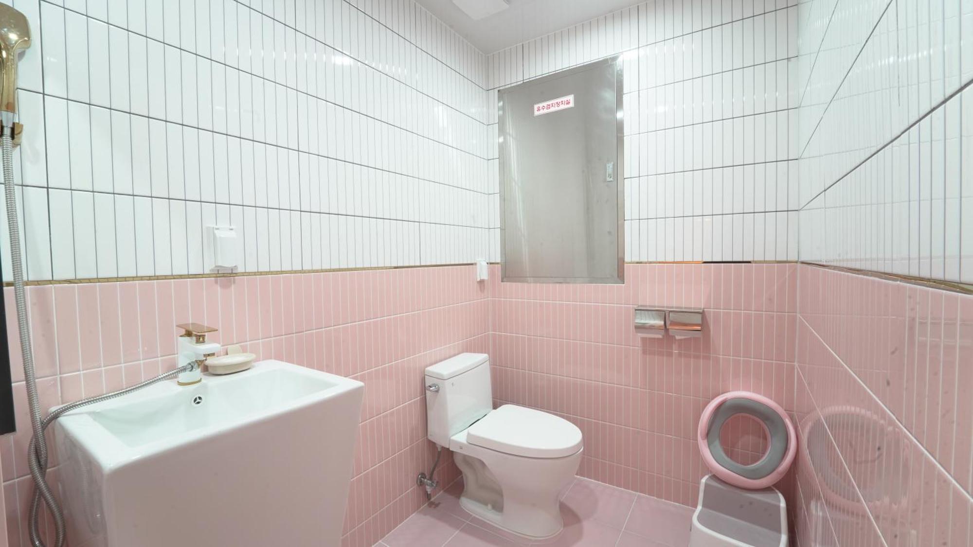 Hotel Almond Kids Poolvilla Nampo