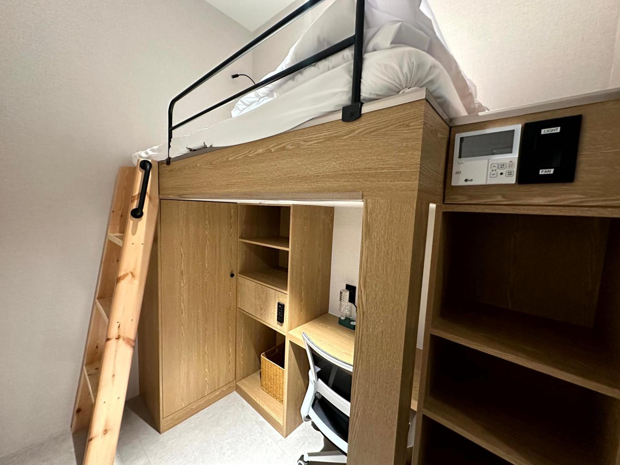 Nomad Live Hostel *