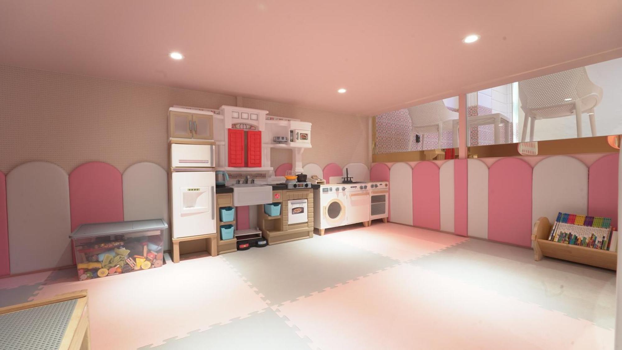 Almond Kids Poolvilla Nampo Busan