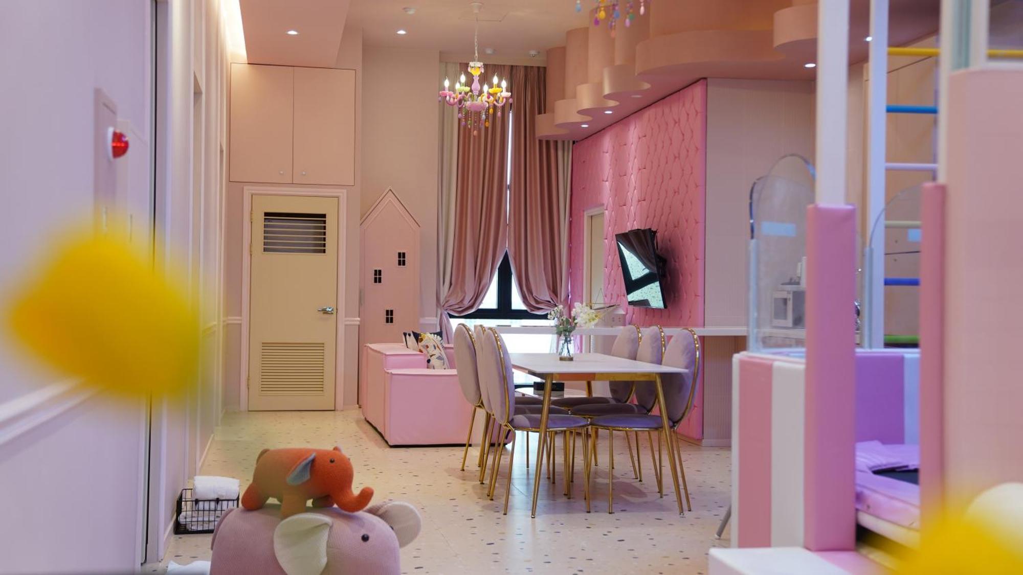 Hotel Almond Kids Poolvilla Nampo *
