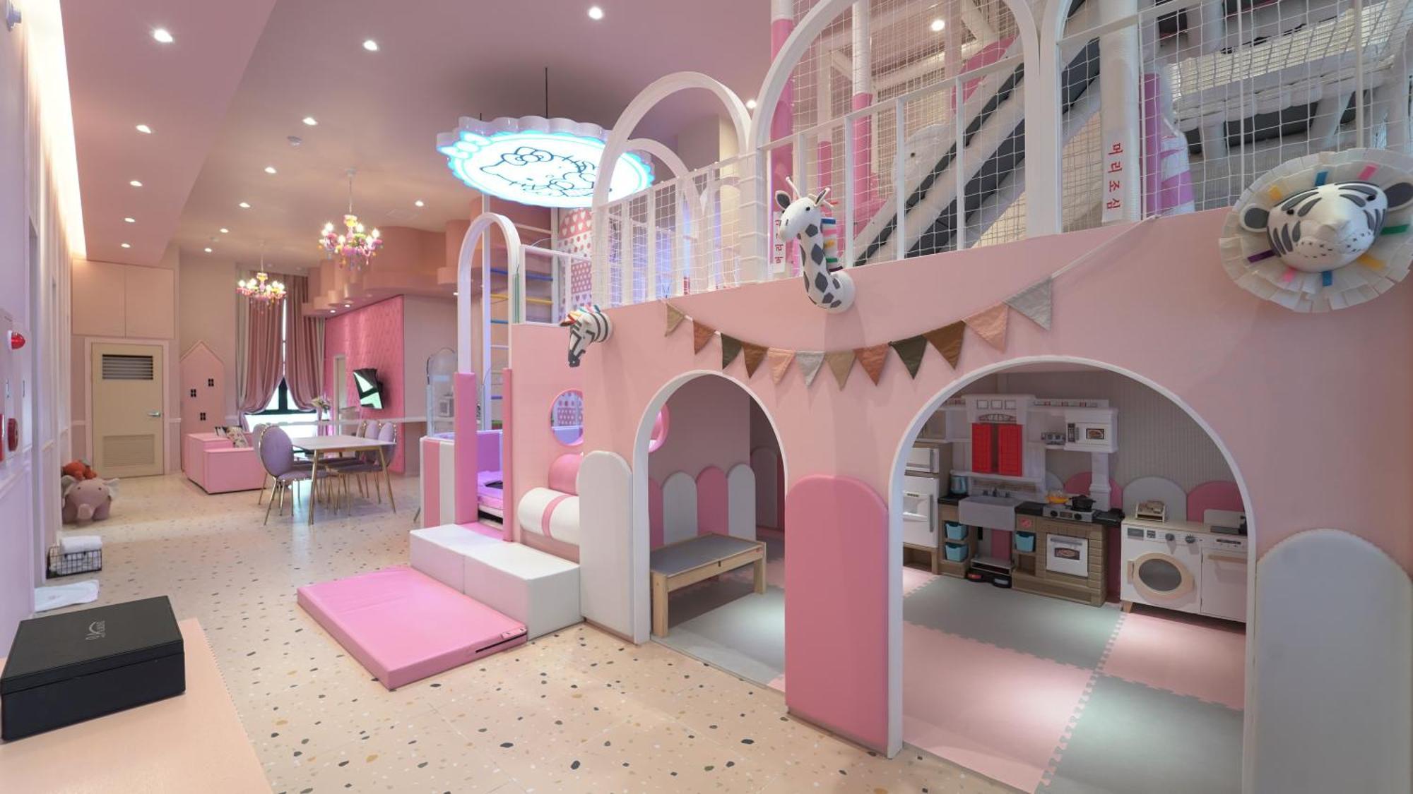 Almond Kids Poolvilla Nampo Busan